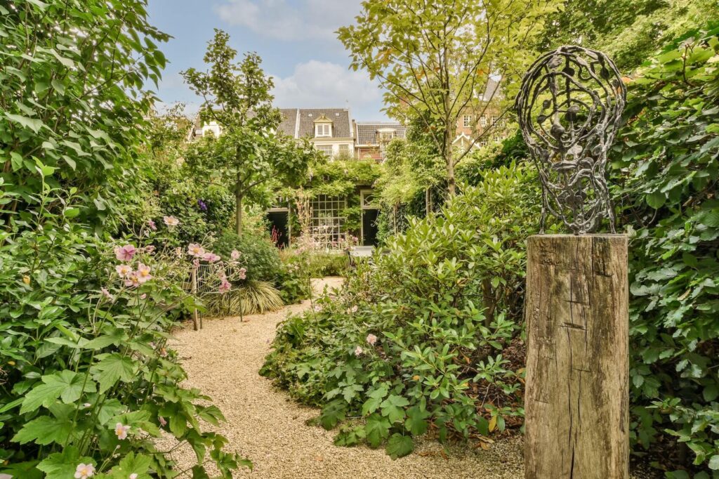 simple-patio-with-vegetation-inside-2026-01-07-23-57-30-utc